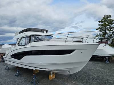 Beneteau Antares 12 — Дейбот / боурайдер