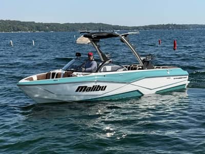 Malibu Wakesetter 22 LSV — Вейк / сёрф