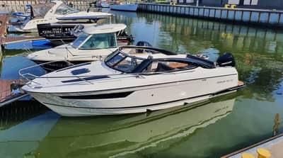 Parker 750 Day Cruiser — Дейбот / боурайдер
