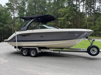 Sea Ray 250 SLX — Дейбот / боурайдер