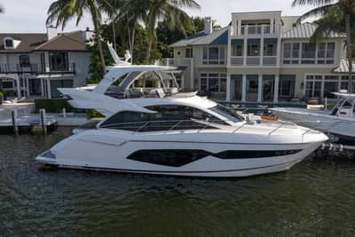 Sunseeker Manhattan 52 — Флайбридж 12–18 м