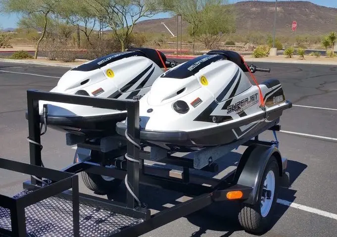 Гидроциклы Sea-Doo на площадке